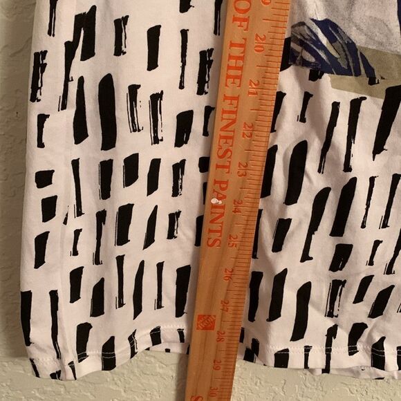 NWT Guess White and Red Short Sleeve Tee with Graphic Design Men’s Size L - Picture 3 of 7